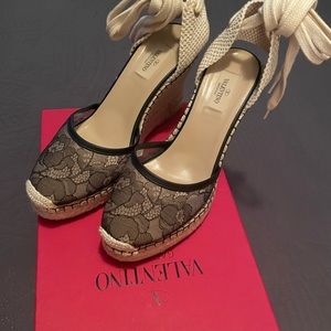 VALENTINO WEDGE ESPADRILLE SHOES SIZE 9